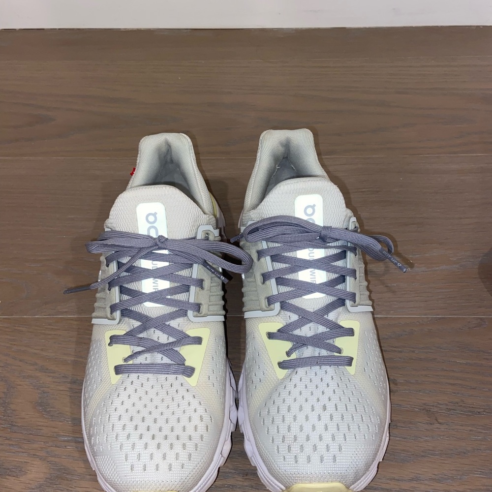 On Running Shoes Cloudswift color: Limelight